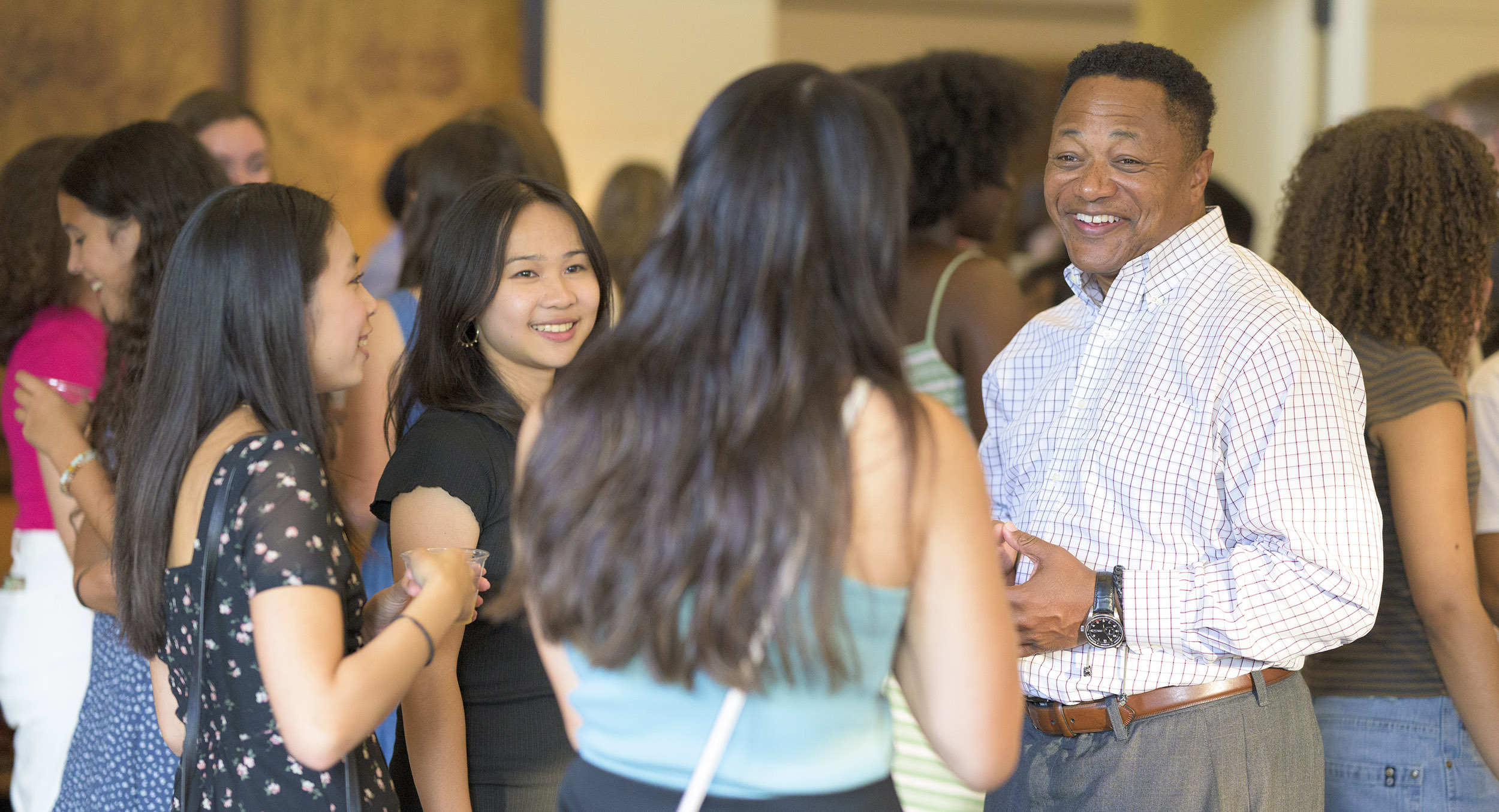 Vernon Grigg with students at the Athenaeum.