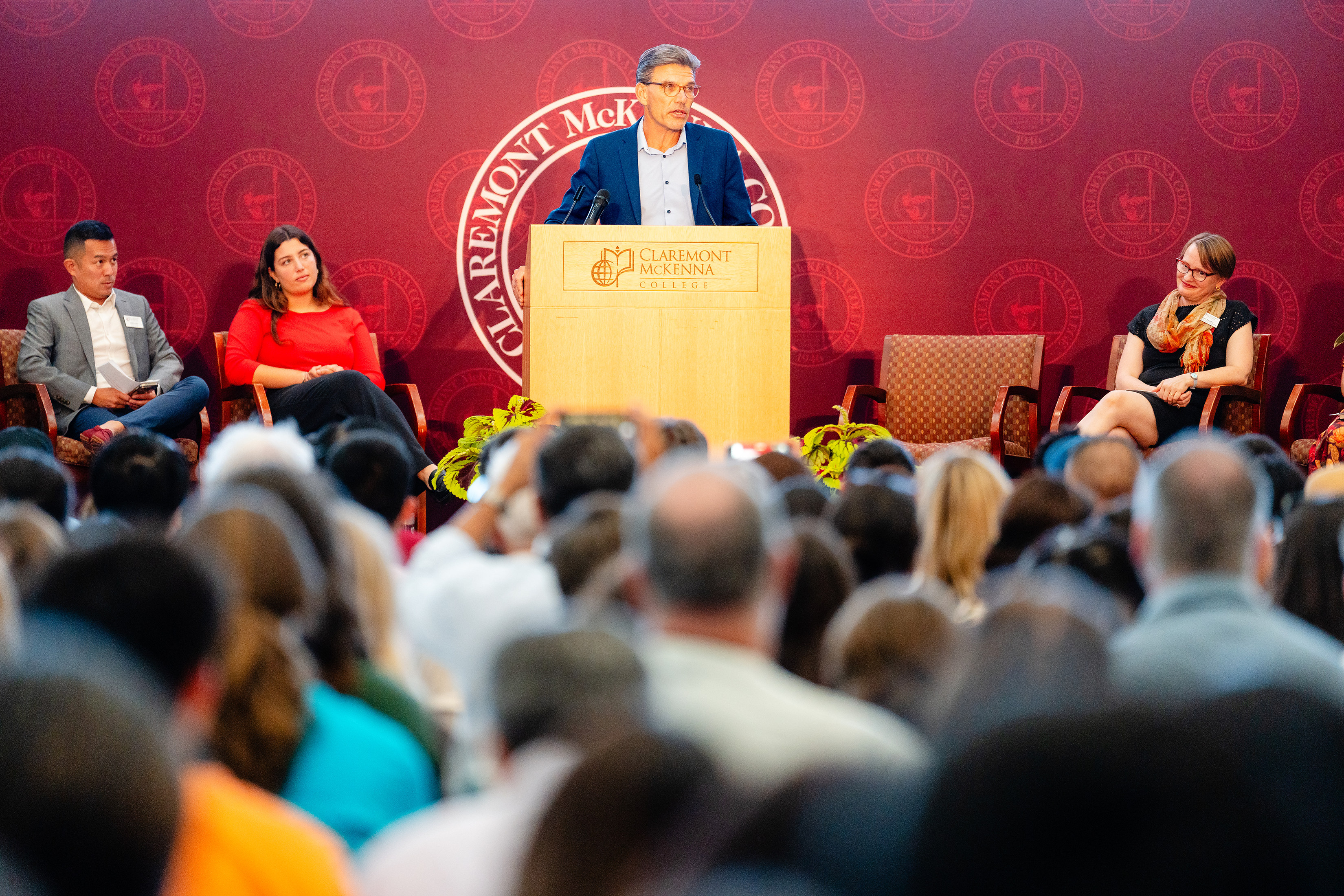 President Chodosh addressing the first-year and transfer students during Orientation 2029.