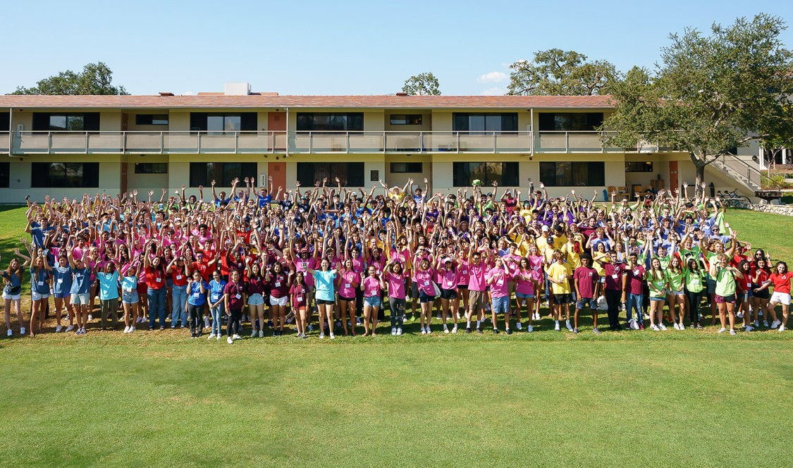 Wideshot of the class of 2026.