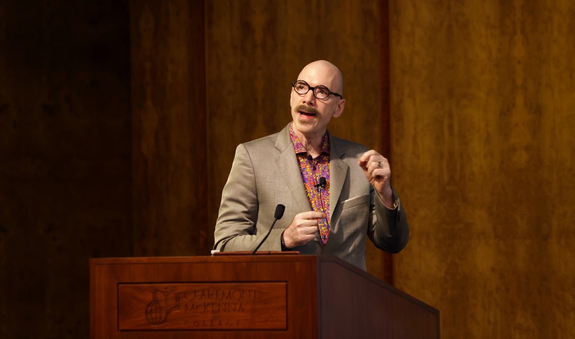 David E. Tolchinsky P’20 speaking at the Ath.
