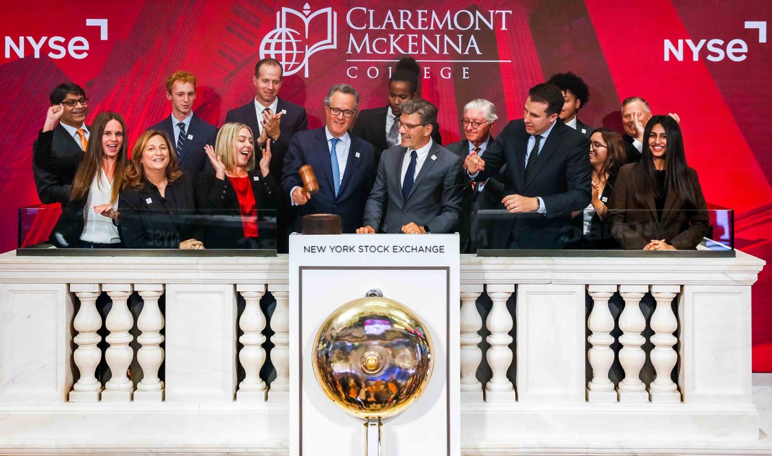 Students, President Chodosh, and Claremont McKenna College representatives at the New York Stock Exchange..