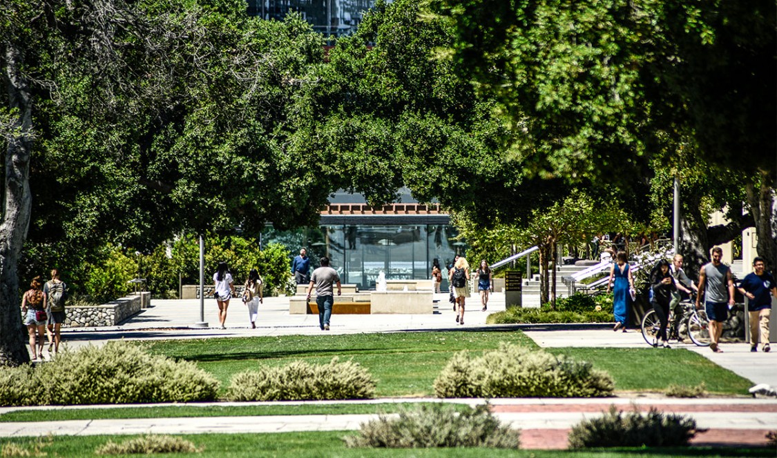 CMC students on campus