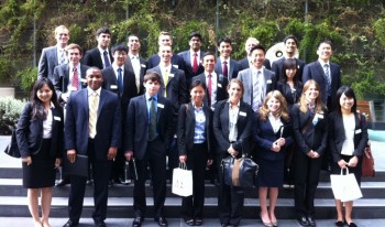 Students in Finance 300 stand outside the offices of Deloitte Consulting in San Francisco.