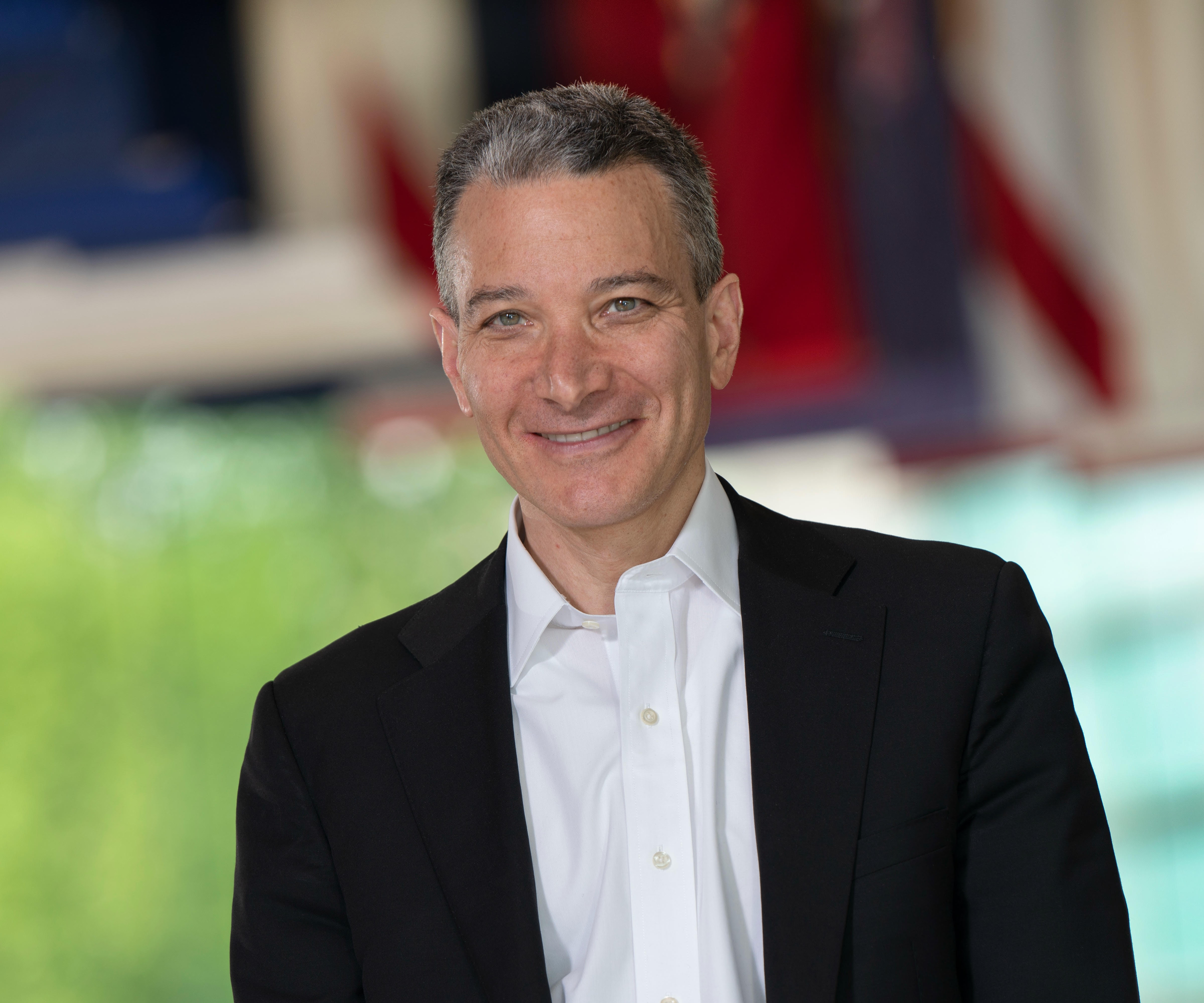 Headshot of Jeffrey Rosen.