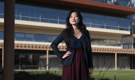 Sarah Chen '22 in front of the Kravis Center.