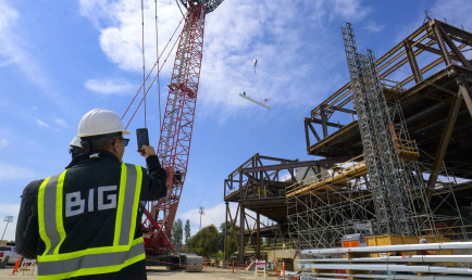 Topping out ceremony for the Robert Day Sciences Center.