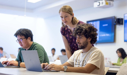Prof. Sarah Cannon working with students