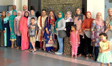 Group photo of Latino Muslim wedding party